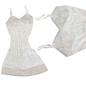 rare vintage slip w/ incredible detail